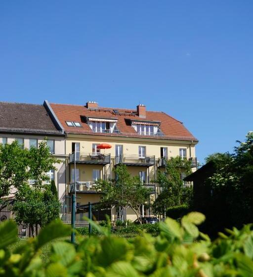 Einraumapartment Mit Seeblickbalkon