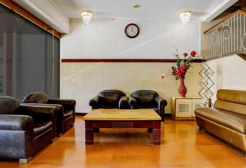 בית מלון כפרי Collection O Martins Inn