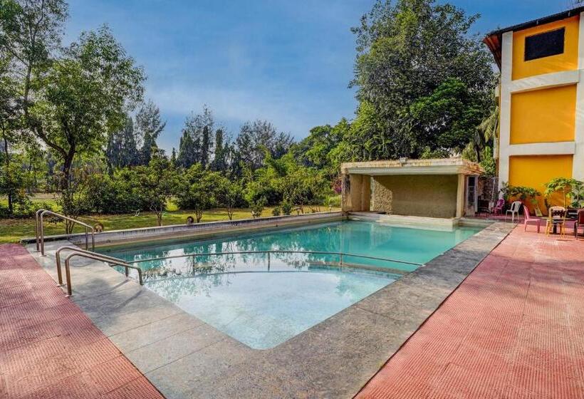 בית מלון כפרי Collection O Martins Inn