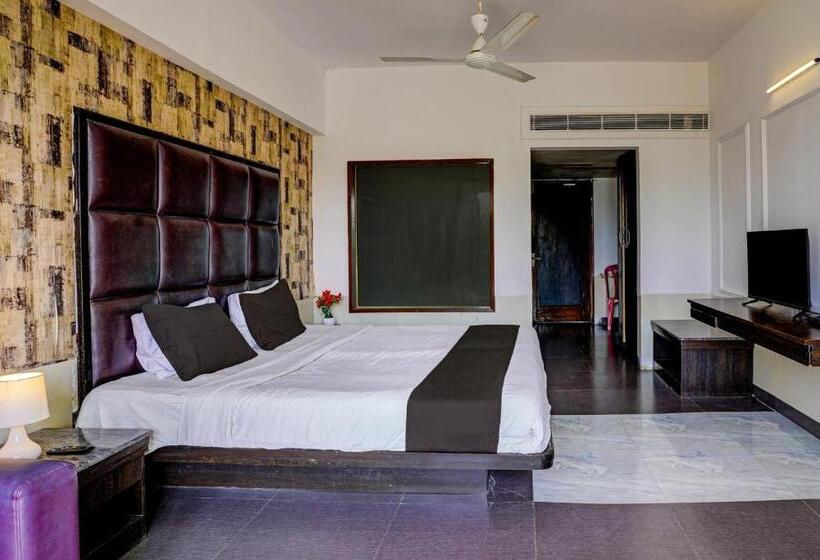 בית מלון כפרי Collection O Martins Inn