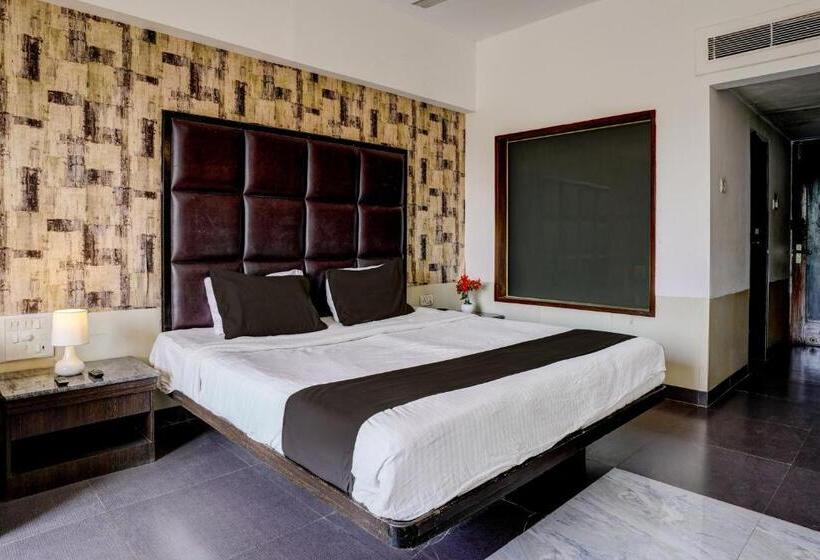 בית מלון כפרי Collection O Martins Inn