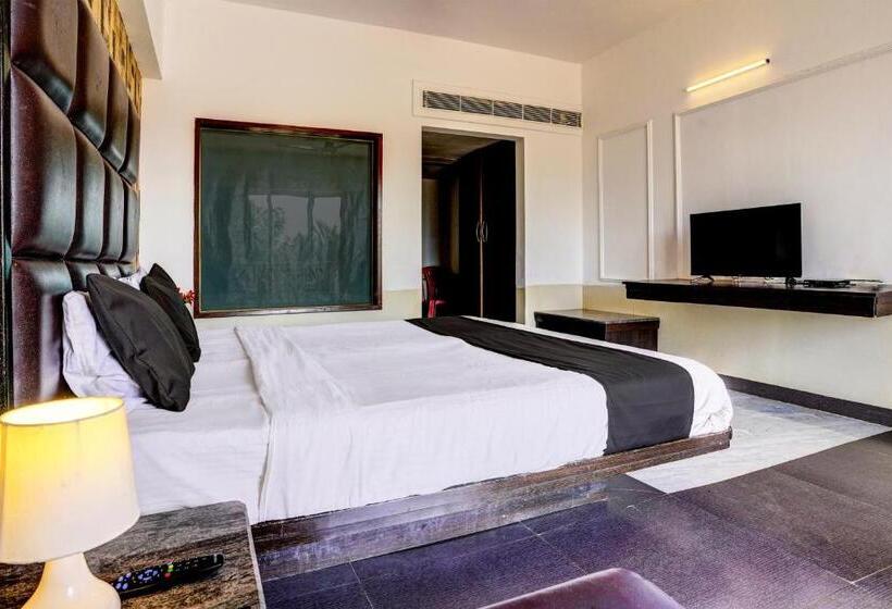 בית מלון כפרי Collection O Martins Inn