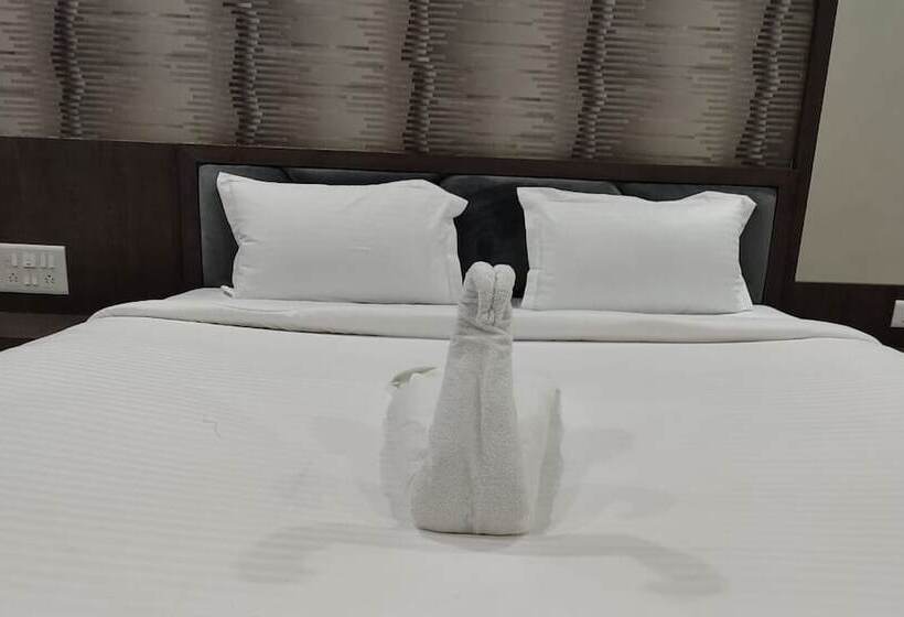 فندق Grand Royal