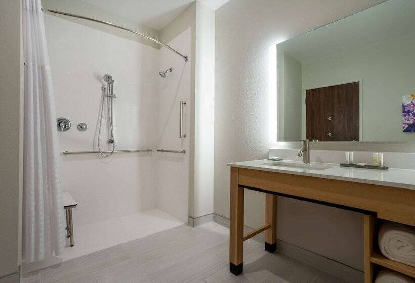 Отель La Quinta Inn & Suites By Wyndham Pflugerville