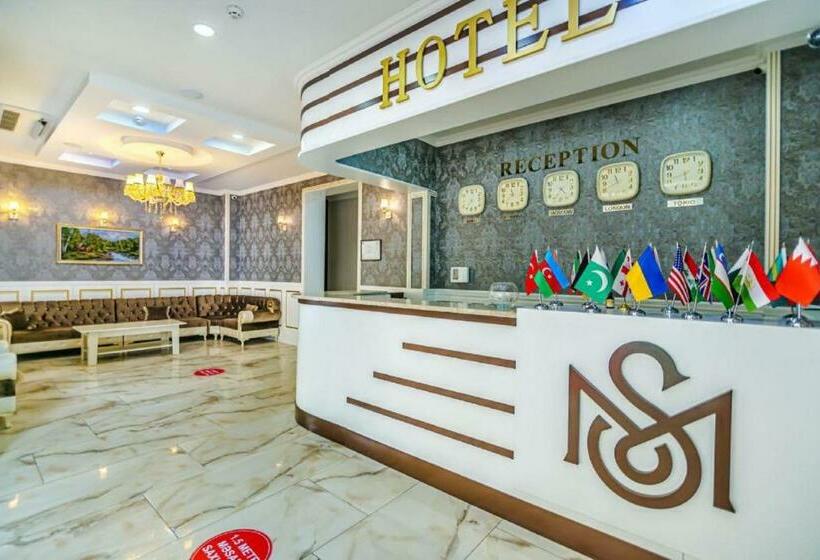 Mensen Hotel Baku