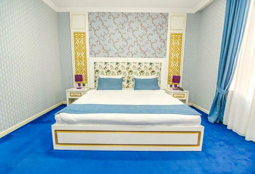 Mensen Hotel Baku