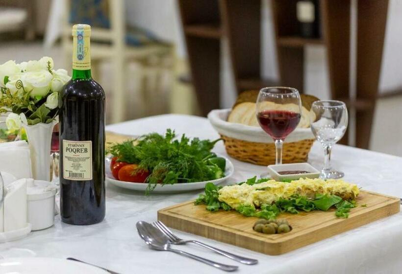 Mensen Hotel Baku
