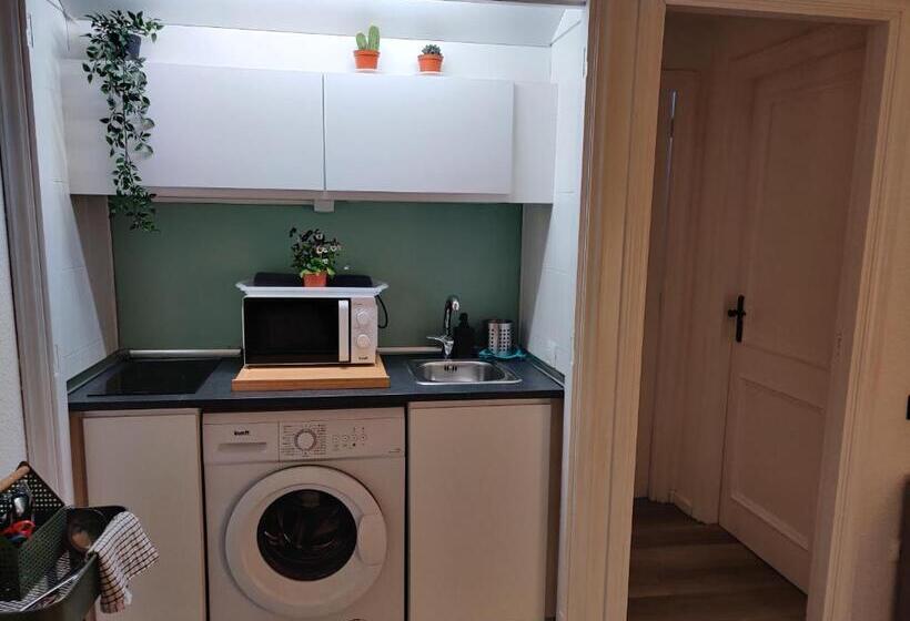 Luxury Apartment With Pool View