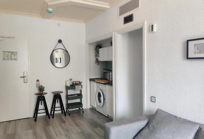 Luxury Apartment With Pool View