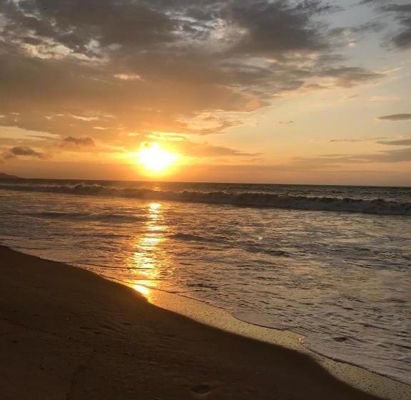 膳宿费 Hostal Fara