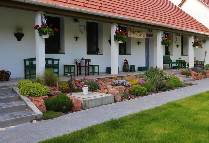 펜션 Ladislaus Schnaps Haus Falusi Vendégház