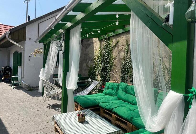 펜션 Ladislaus Schnaps Haus Falusi Vendégház