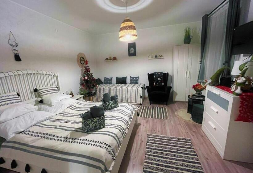 펜션 Ladislaus Schnaps Haus Falusi Vendégház