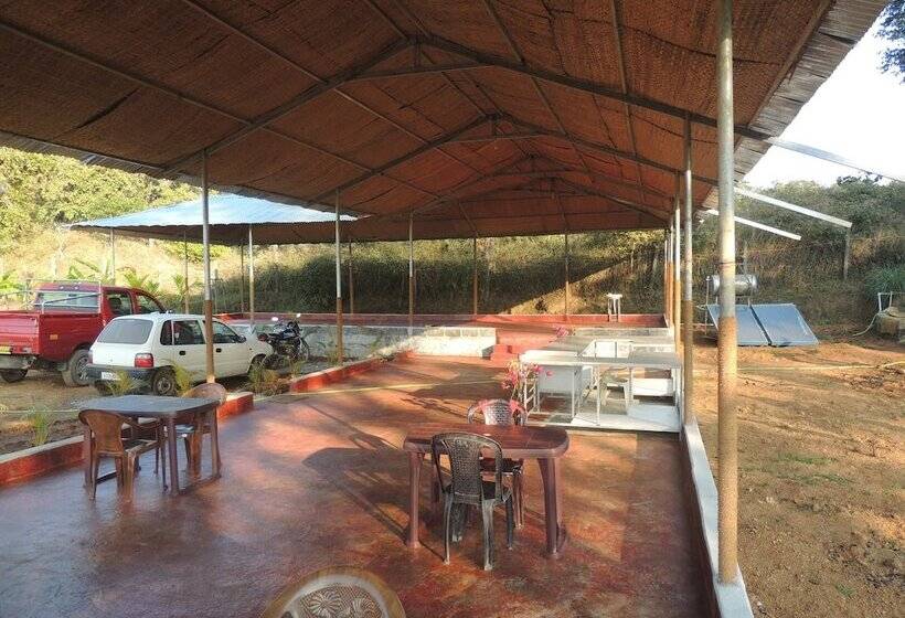 פנסיון Room In Farmhouse   Dandeli   Aura Jungle Stay