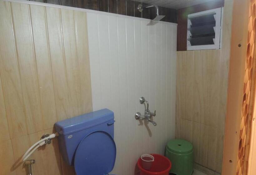 פנסיון Room In Farmhouse   Dandeli   Aura Jungle Stay