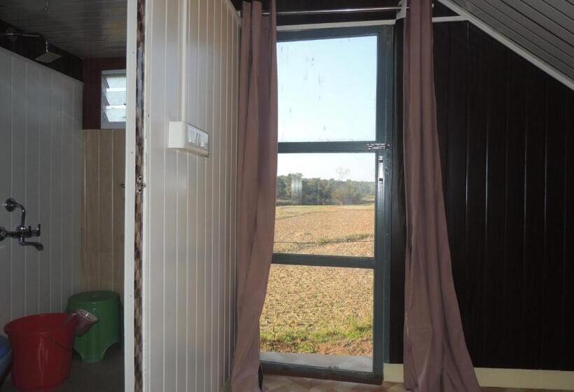 膳宿费 Room In Farmhouse   Dandeli   Aura Jungle Stay