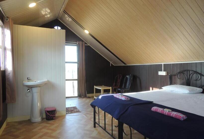 פנסיון Room In Farmhouse   Dandeli   Aura Jungle Stay