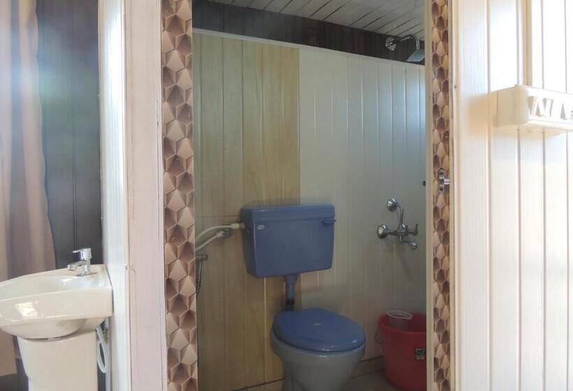 פנסיון Room In Farmhouse   Dandeli   Aura Jungle Stay