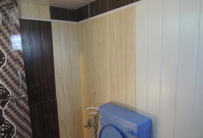 פנסיון Room In Farmhouse   Dandeli   Aura Jungle Stay