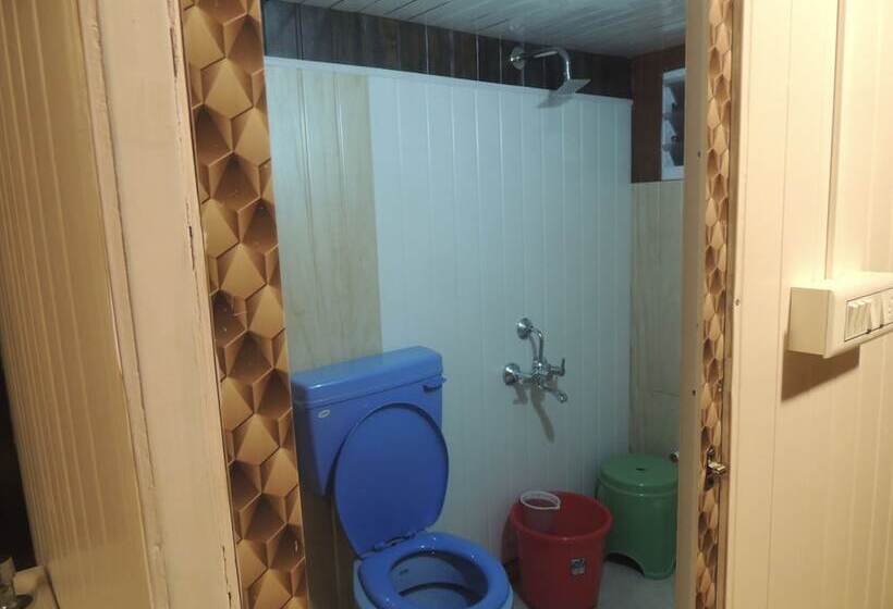 פנסיון Room In Farmhouse   Dandeli   Aura Jungle Stay