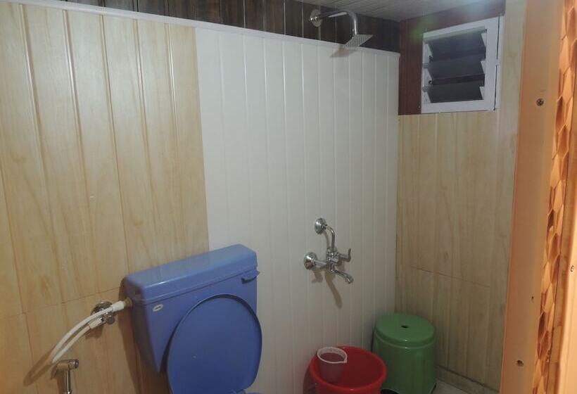 פנסיון Room In Farmhouse   Dandeli   Aura Jungle Stay