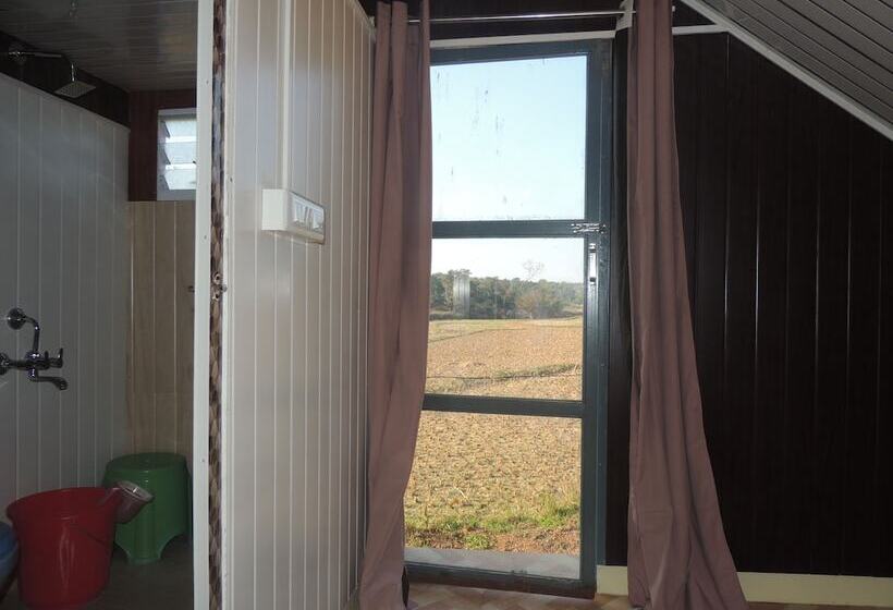 פנסיון Room In Farmhouse   Dandeli   Aura Jungle Stay