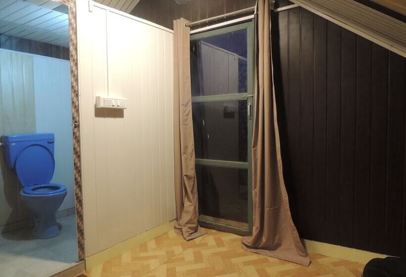 פנסיון Room In Farmhouse   Dandeli   Aura Jungle Stay