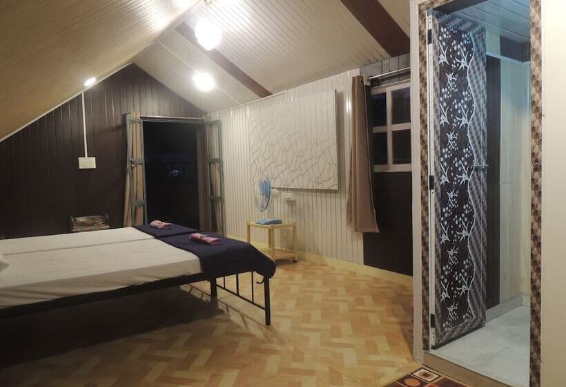 膳宿费 Room In Farmhouse   Dandeli   Aura Jungle Stay