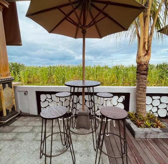Surfers Villa And Resorts Medewi
