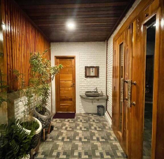 Surfers Villa And Resorts Medewi