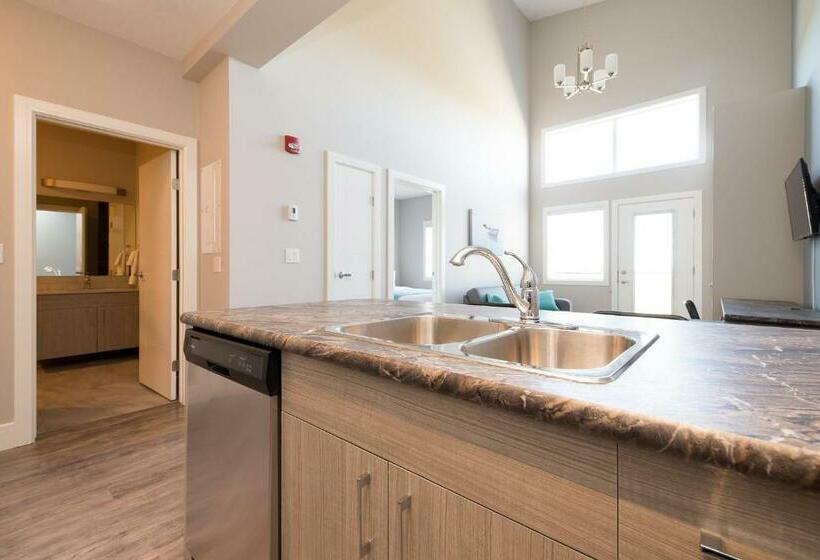 The Suites, Inn Hotels