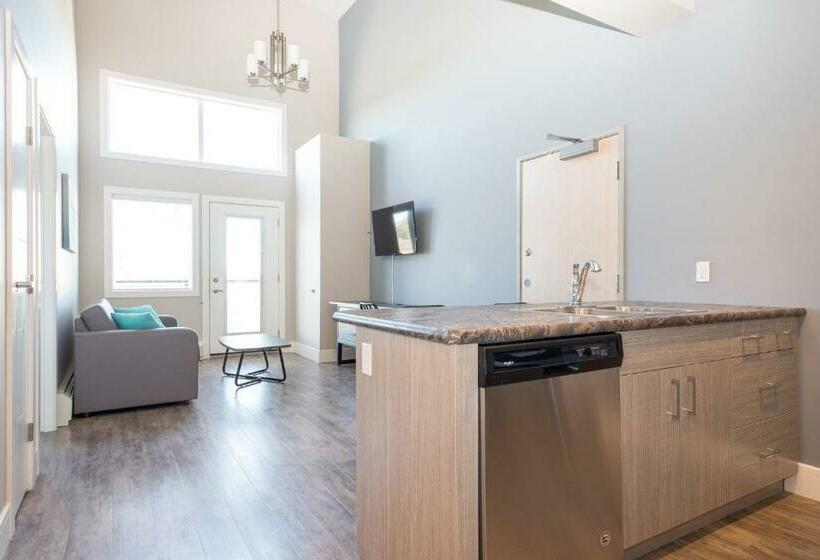 The Suites, Inn Hotels