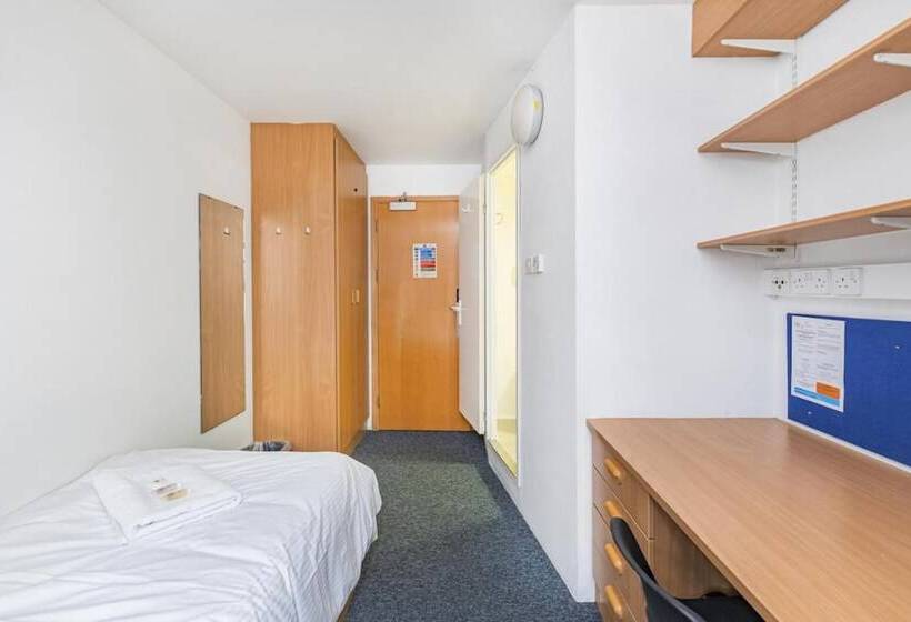 Vibrant Ensuite Rooms Hatfield Hostel