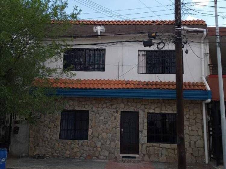 فندق صغير Antique Guest House Fundidora