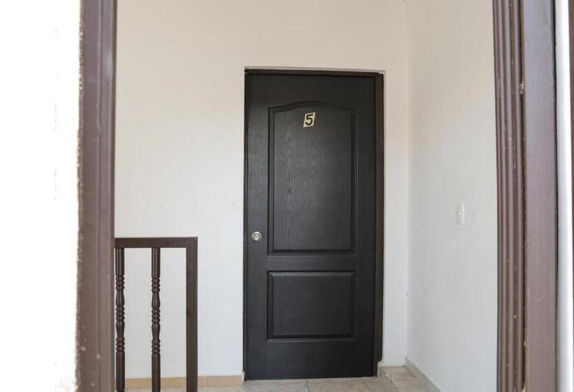 فندق صغير Antique Guest House Fundidora