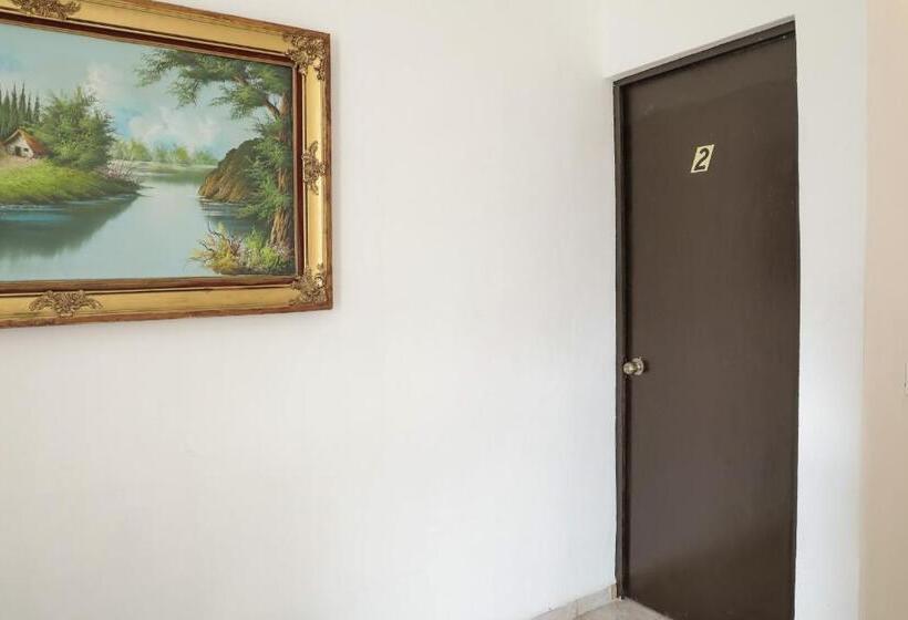 فندق صغير Antique Guest House Fundidora