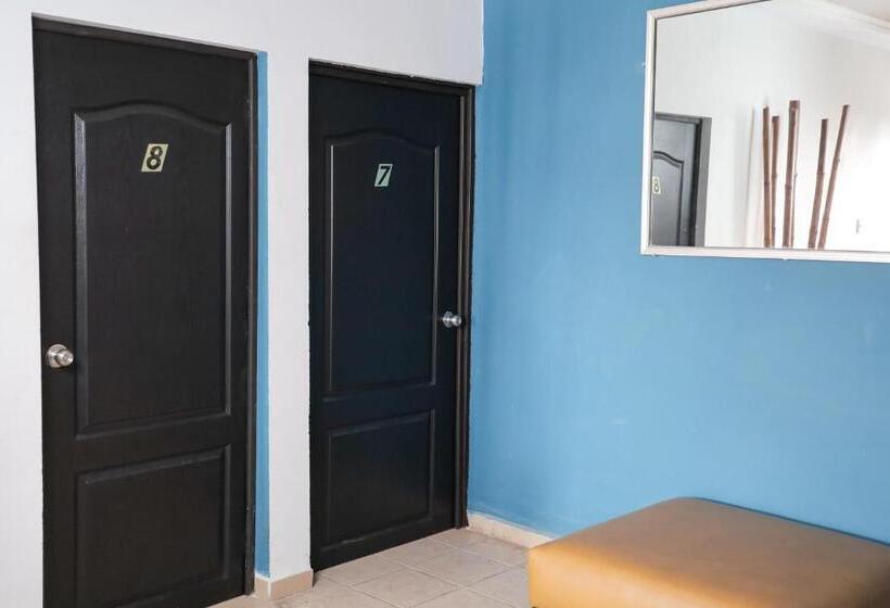 فندق صغير Antique Guest House Fundidora