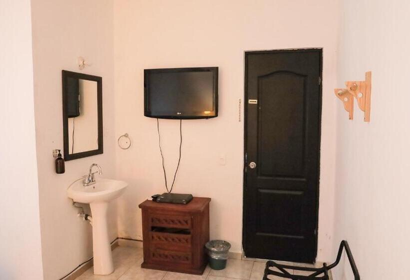 فندق صغير Antique Guest House Fundidora