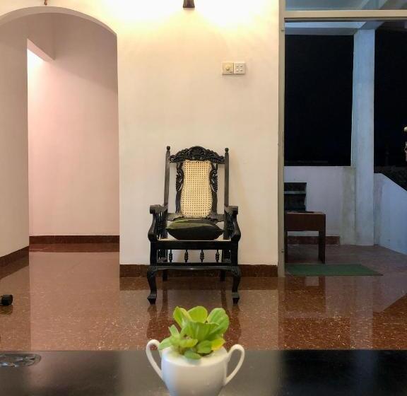 הוסטל Blue Bird Apartment