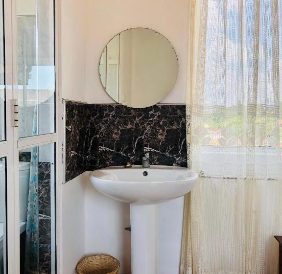 הוסטל Blue Bird Apartment