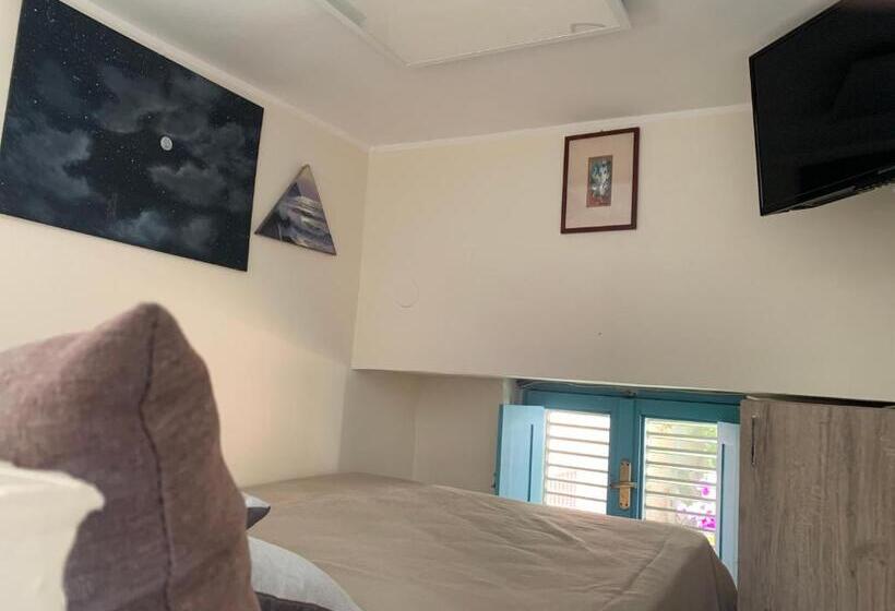 민박 La Scarafocchiola