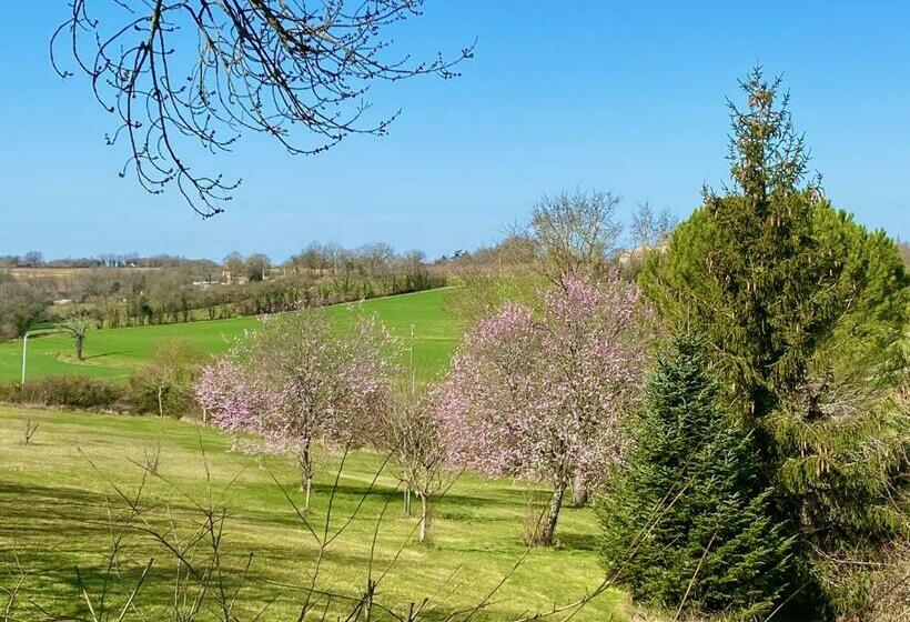 مبيت وإفطار Le Petit Bleu Chambre D Hôtes