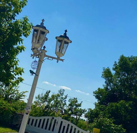 مبيت وإفطار Le Petit Bleu Chambre D Hôtes