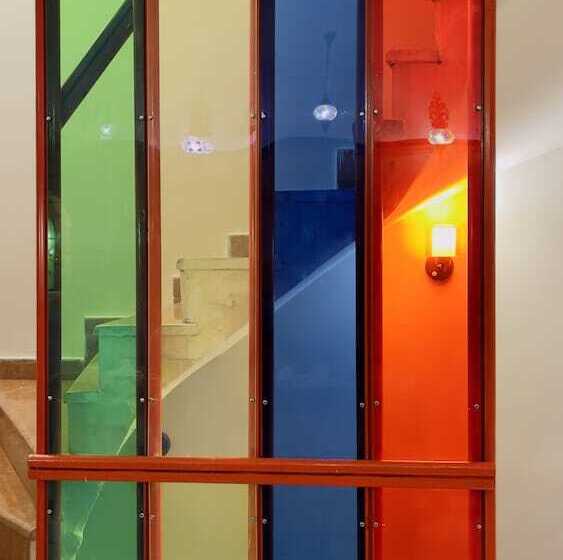 تختخواب و صبحانه Lumina Boutique