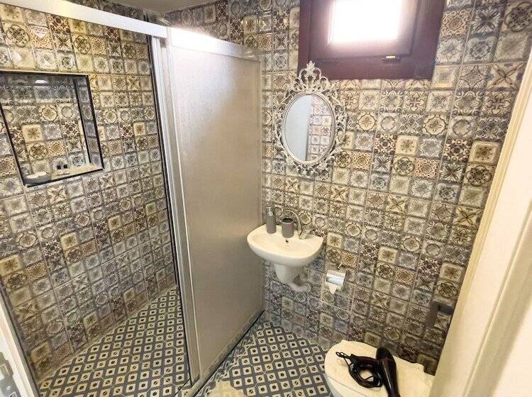 تختخواب و صبحانه Lumina Boutique