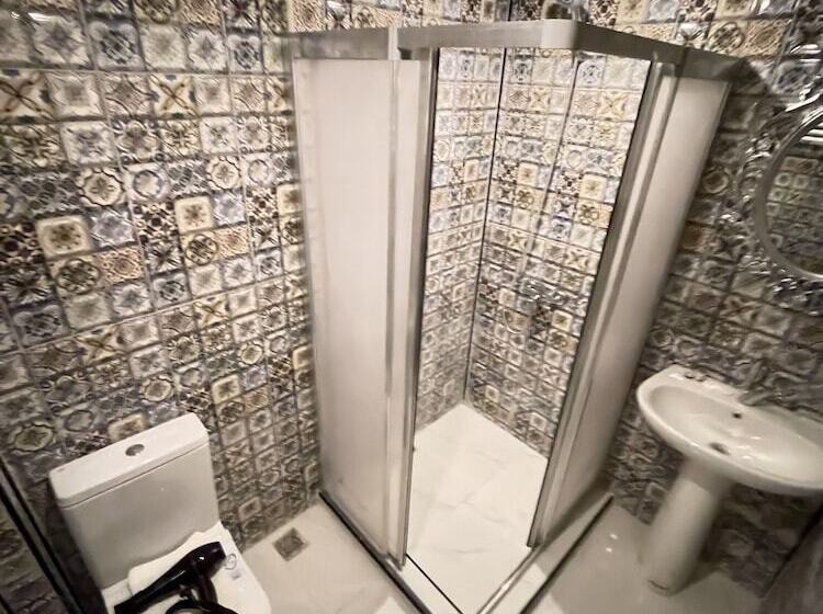 تختخواب و صبحانه Lumina Boutique