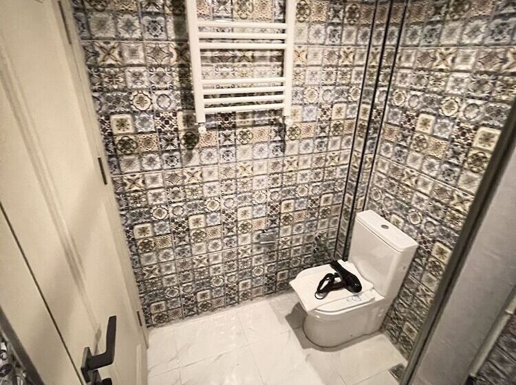 تختخواب و صبحانه Lumina Boutique