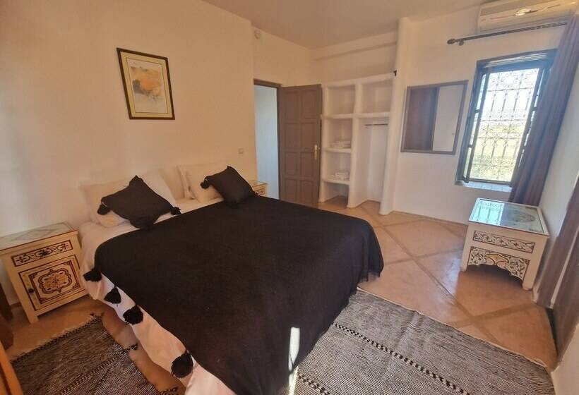 تختخواب و صبحانه Manzal Lahbab