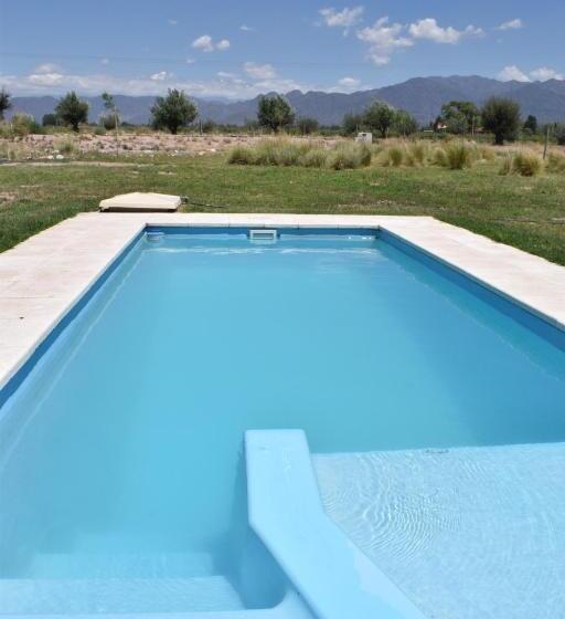 تختخواب و صبحانه Villa Mendotza