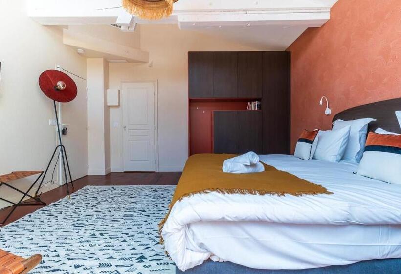 تختخواب و صبحانه Volubilis Luxury Guest House